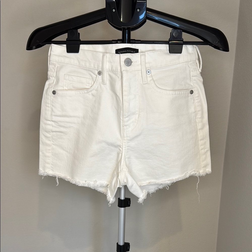 Banana- White Jean Shorts Distressed Frayed Hem